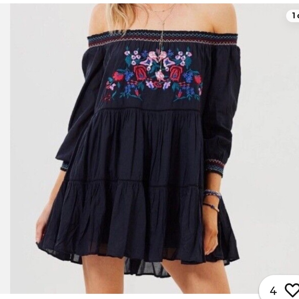 👗🌸 Free People Embroidered Off Shoulder Black Mini Dress / Top XS 🌸👗